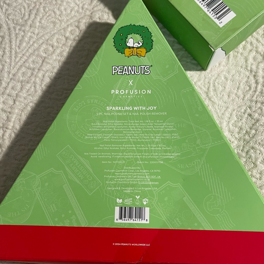 Profusion Cosmetics Peanuts Gift Set with Green and Red Accents - Picture 7 of 8